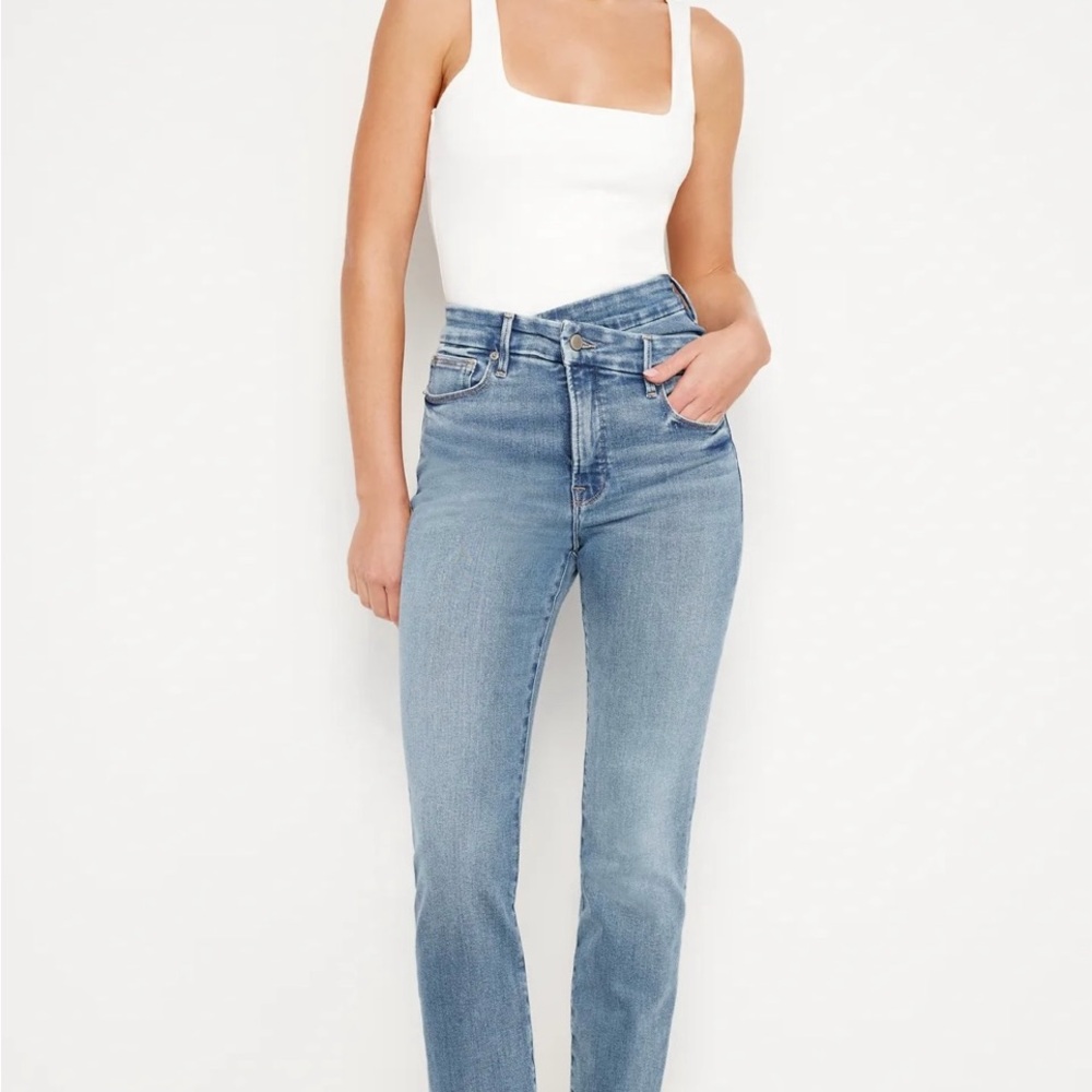 Good American GOOD CLASSIC SLIM STRAIGHT JEANS Light Blue High Rise Jeans
